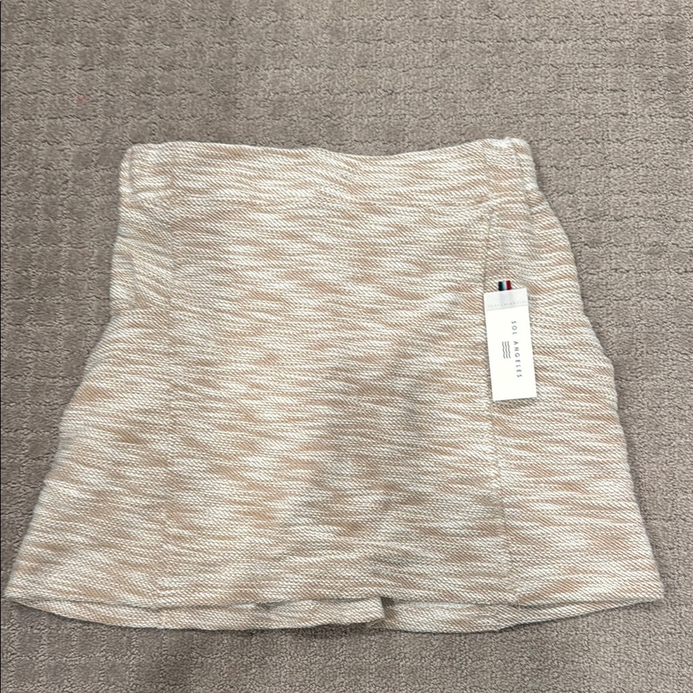 Chic Beige and White Textured Skirt